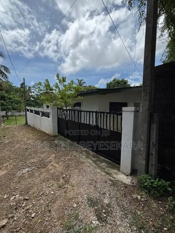 Valuable Land with House for Sale – Wattala