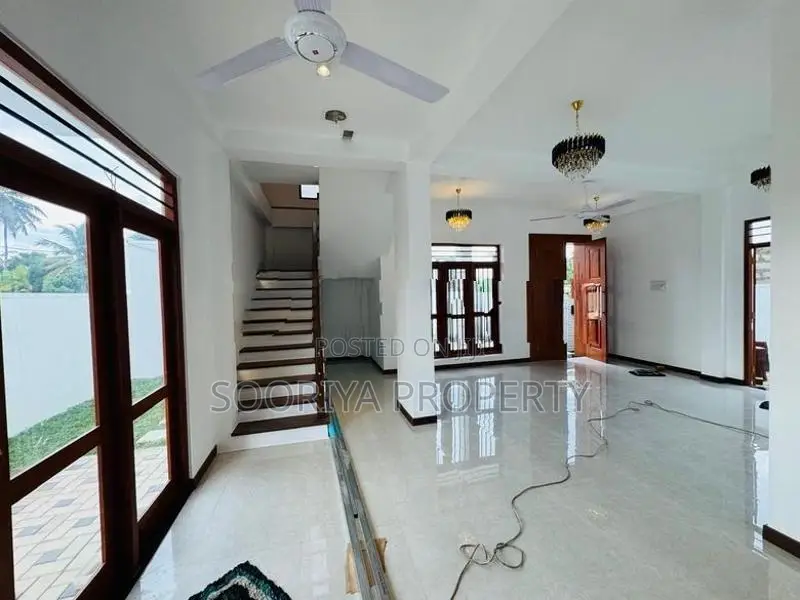 අතිනවීන දෙමහල් අලුත්ම නිවසක් විකිණීමට - Piliyandala Kesbewa
