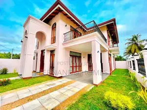 Best Living Conditions Upstairs 4 Br House for Sale Negombo