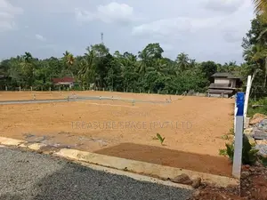 Land for Sale at Meegoda Near High Level Road