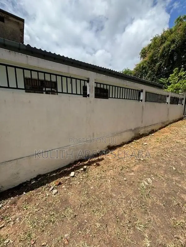 Valuable Land with House for Sale – Wattala