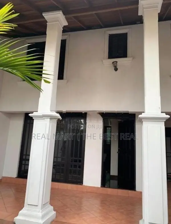 BATTARAMULLA : 6-BR (10P) RENOVATED HOUSE WITH SEPARATE ANNEX FOR SALE