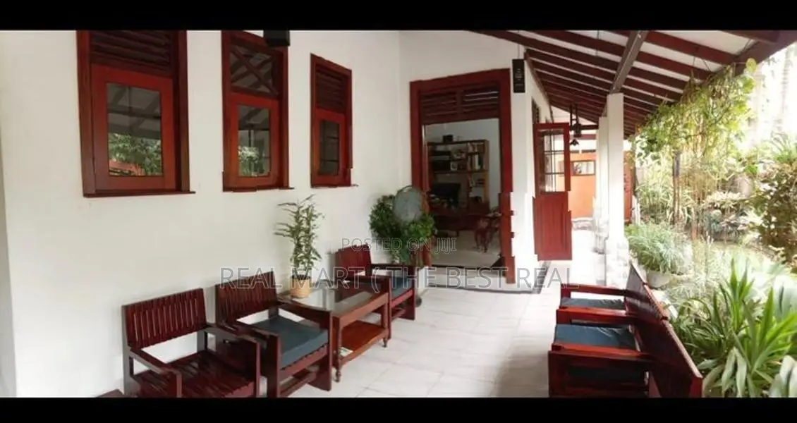 KAHATHUDUWA : 3-BR (10P) MODERN HOUSE FOR SALE
