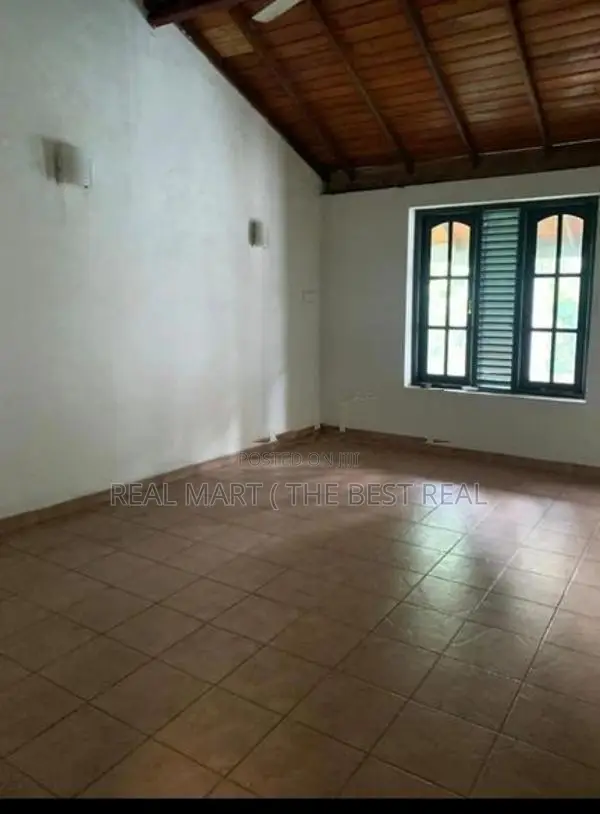 BATTARAMULLA : 6-BR (10P) RENOVATED HOUSE WITH SEPARATE ANNEX FOR SALE