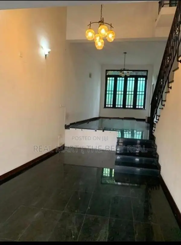 BATTARAMULLA : 6-BR (10P) RENOVATED HOUSE WITH SEPARATE ANNEX FOR SALE