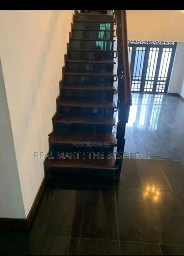 BATTARAMULLA : 6-BR (10P) RENOVATED HOUSE WITH SEPARATE ANNEX FOR SALE
