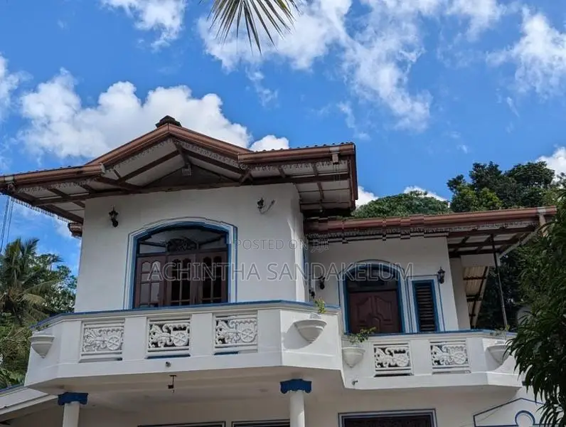 උඩ තට්ටුවක් කුලියට දිමට Makola