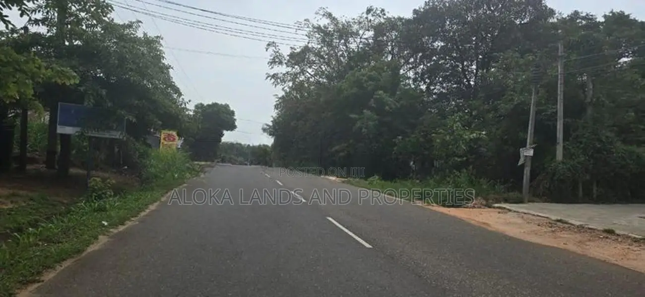 දඹුල්ල කණ්ඩලම ප්‍රධාන මාර්ගයට සමීපයෙන් අනර්ග ඉඩමක් විකිණීමට