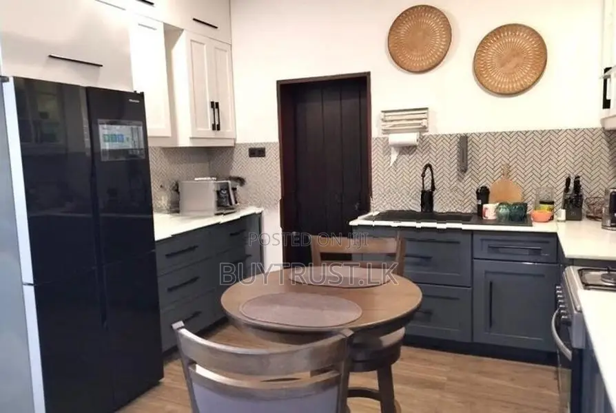Two Story House for Sale in Colombo 05