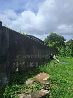 Prime 23.7 Perch Land with Old House – Near Parliament Road, Palawatht