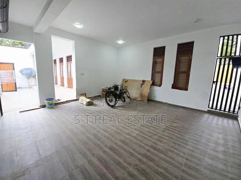 🏡Brand New Luxury 3 Story House For Sale In Thalawathugoda