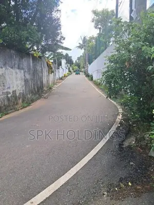 Prime 23.7 Perch Land with Old House – Near Parliament Road, Palawatht