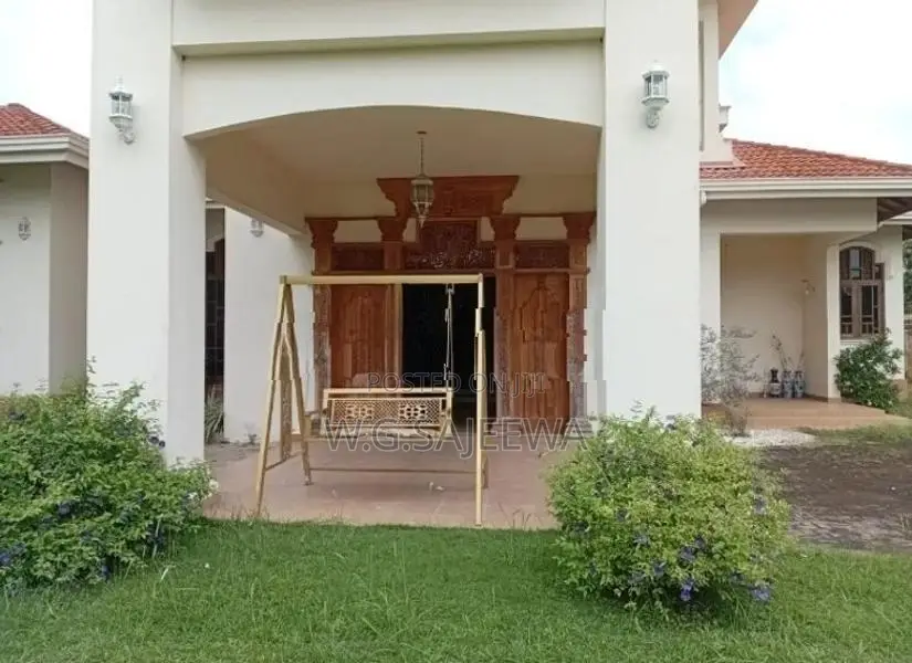 Commercial Building for rent in Negombo City