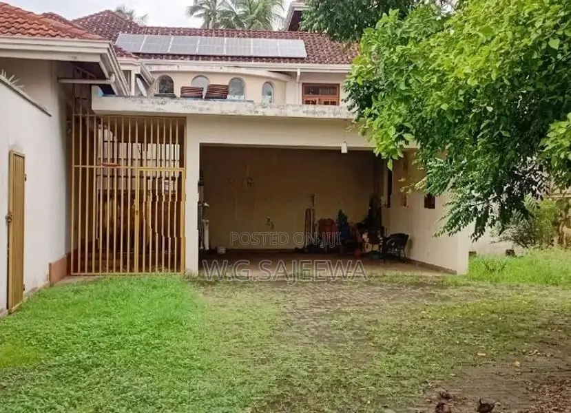 Commercial Building for rent in Negombo City