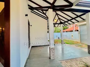 Daluwakotuwa Nice 3 Br Single Story Well Built House For Sale In Negom