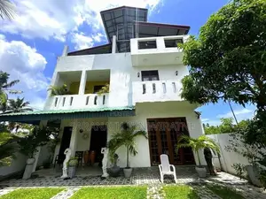 Solid Luxury 2 Storied House With Roof-Top - Kandana Bordering Wattala