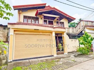 Kiribathgoda Town Luxury House for Sale