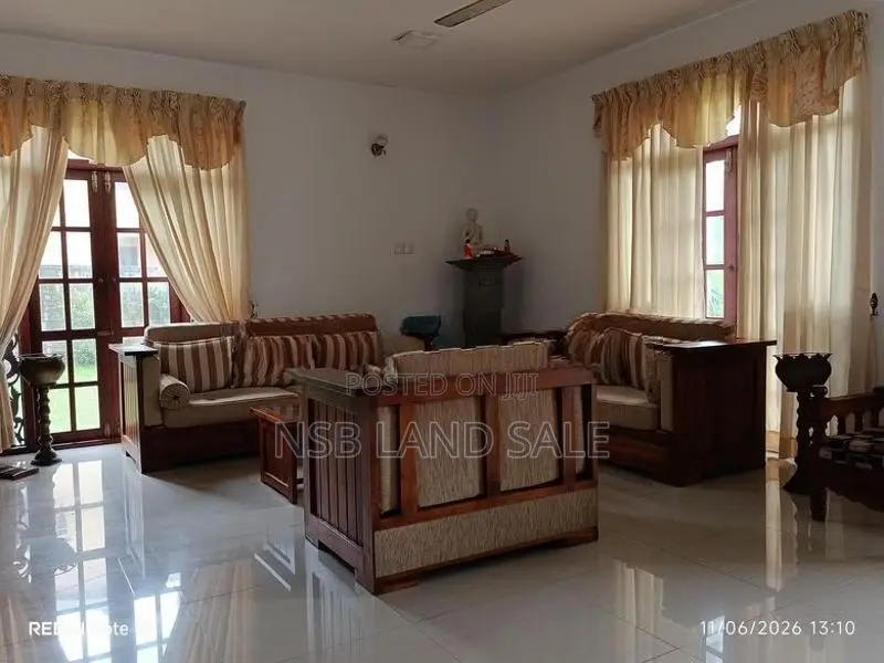 VALUABLE LAND AND HOUSE FOR SALE KOTTE