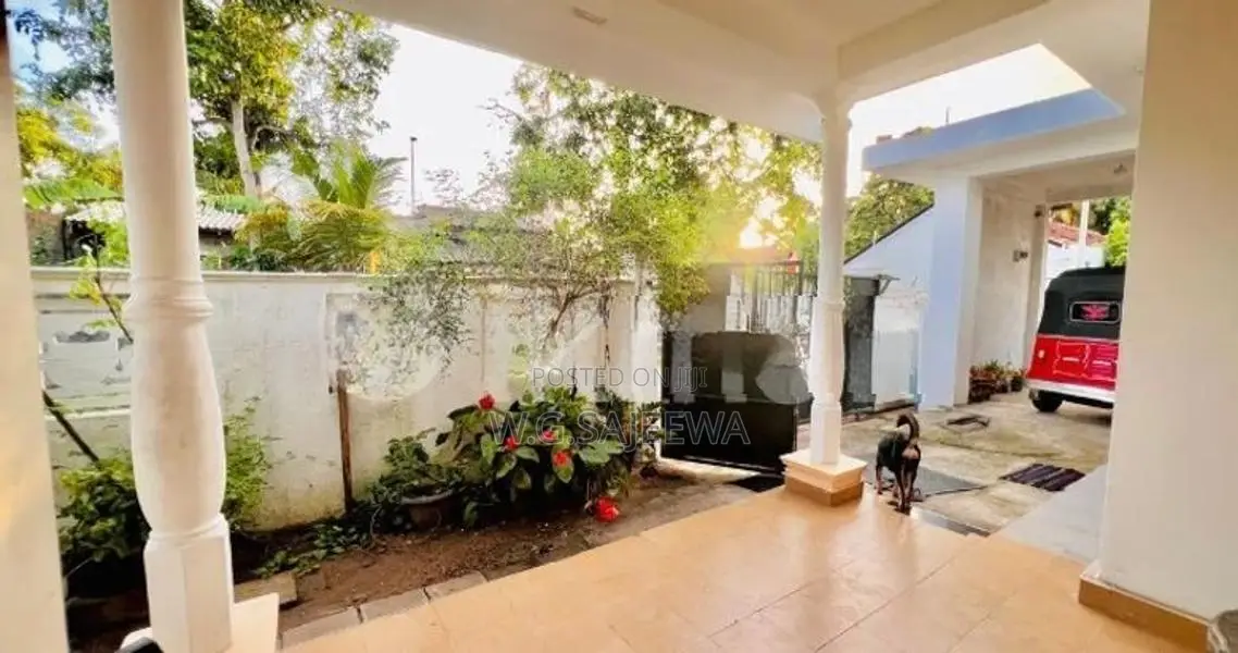 Complete House for sale in Negombo, Dalupotha