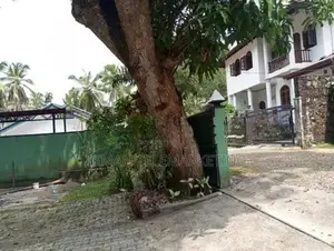 Land for Sale in Karapitiya