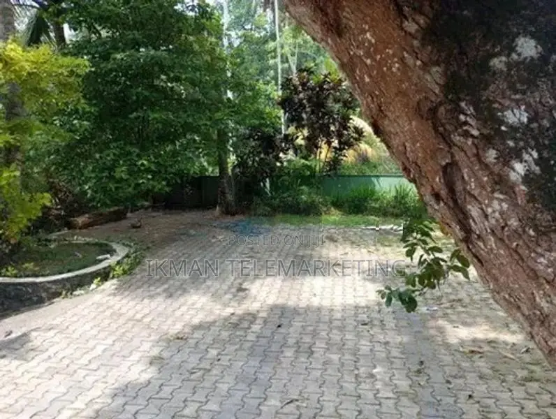 Land for Sale in Karapitiya