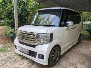 Honda N-Box car 2015
