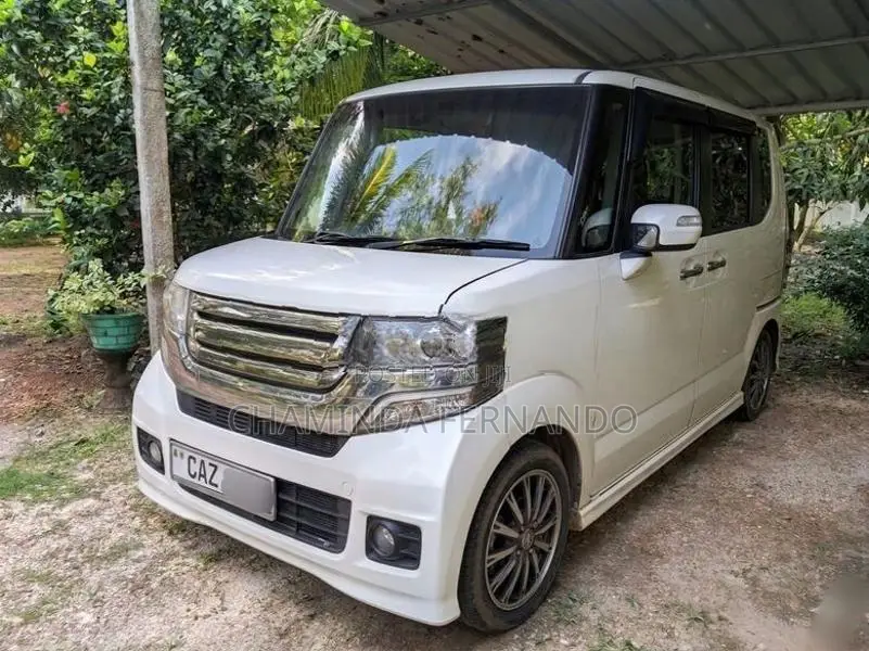 Honda N-Box car 2015