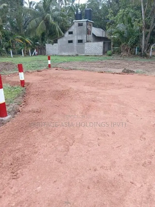 හලාවත බිම් කොටස්