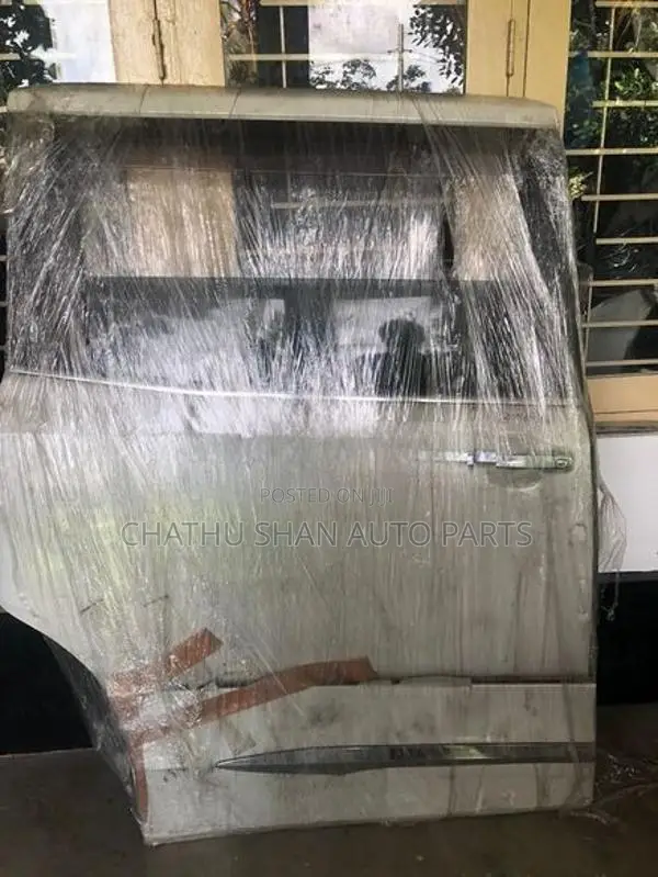 Toyota voxy naoh esquire door
