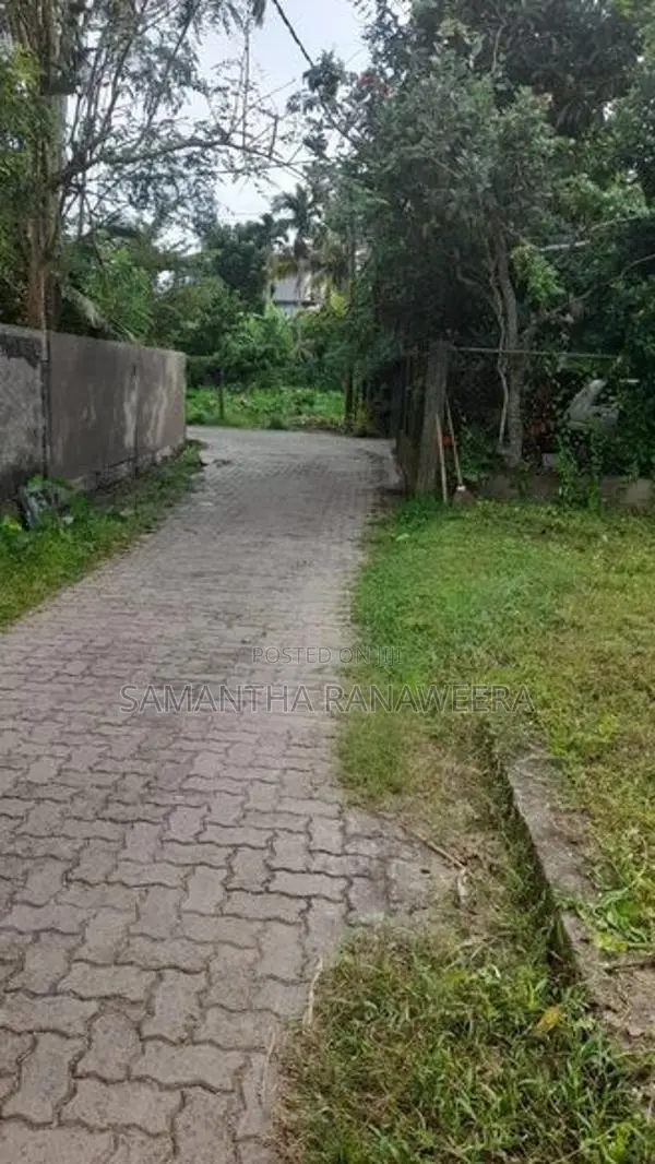 Valuable Residential Land for Sale Near Matara Akurassa Main Road
