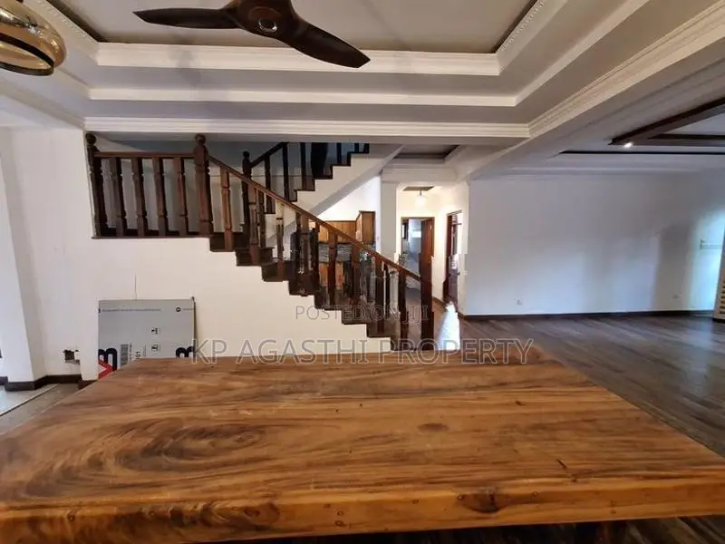 Luxury House for Sale in Colombo 5