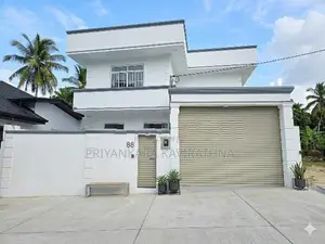Luxury House For Sale in Kasbawa