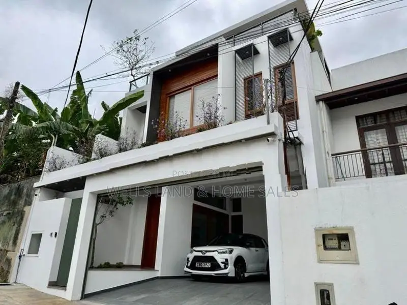 Furnished Luxury House For Sale - Battaramulla