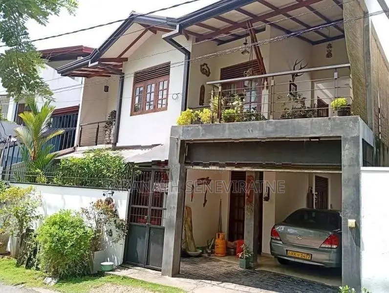 Solid Architectural House in Piliyandala for Sale Built 7.2 p