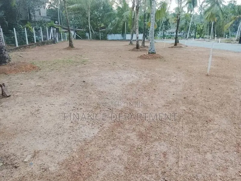 Batakeththara Super Luxury Land for Sale in Piliyandala