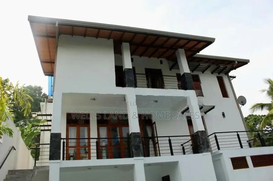 Luxury Two Storied House For Sale - Thalawathugoda