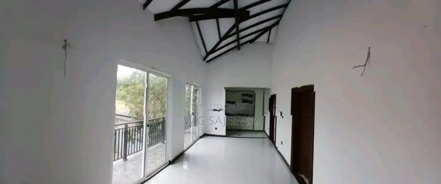 Newly built Upstair house rent in Negombo