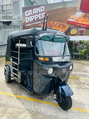 Bajaj RE 2015