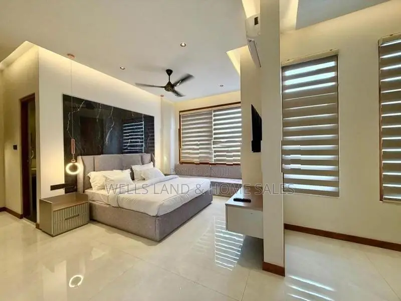 Furnished Luxury House For Sale - Battaramulla