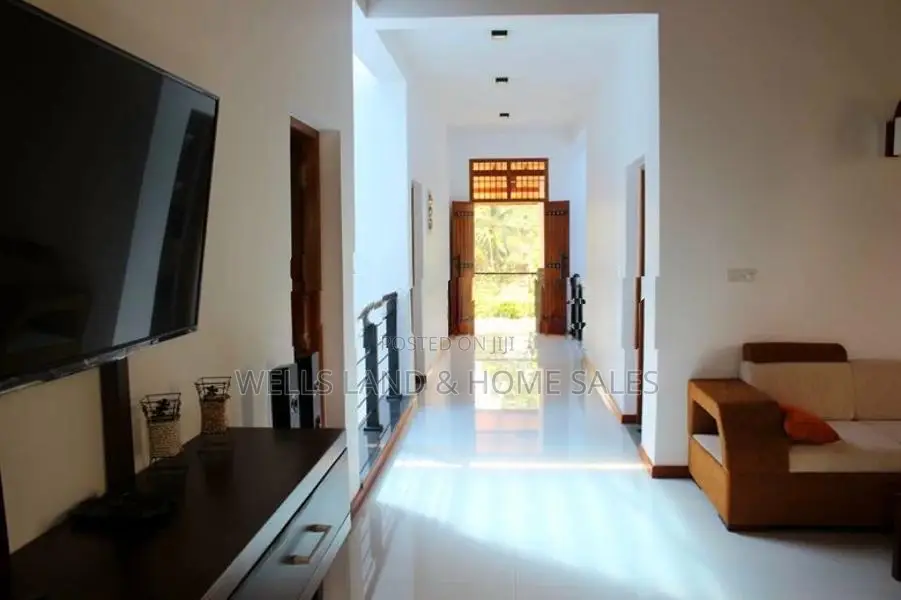 Luxury Two Storied House For Sale - Thalawathugoda