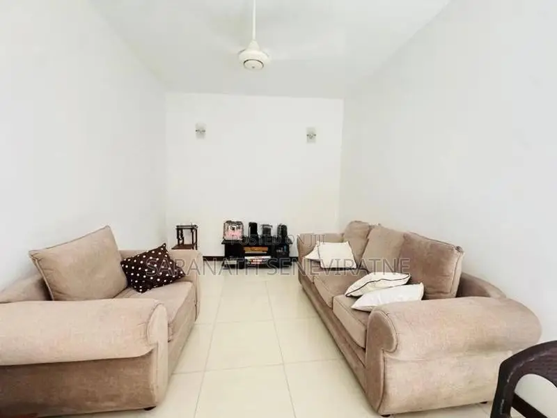 Solid House in Very convenient Location Nugegoda Wijerama For Sale