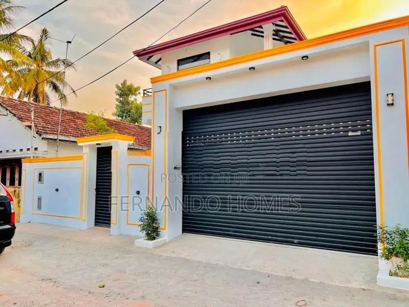 Good Location An Upstairs Near Bus Road New Luxury House Sale Negombo