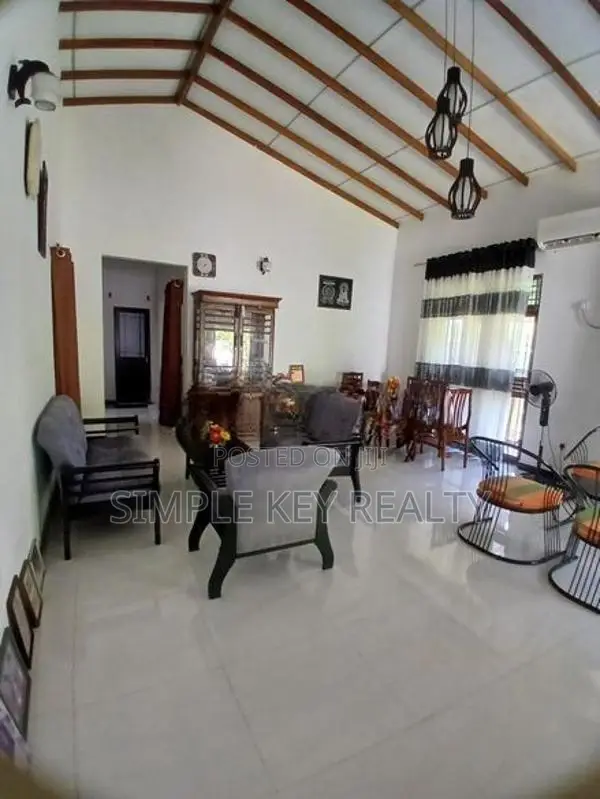 33BB-Beutiful house for sale in gampaha yakkala