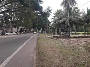 සියලු පහසුකම් සහිතව පදිංචියට ඉඩමක් පාදෙනිය