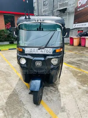 Bajaj RE 2015