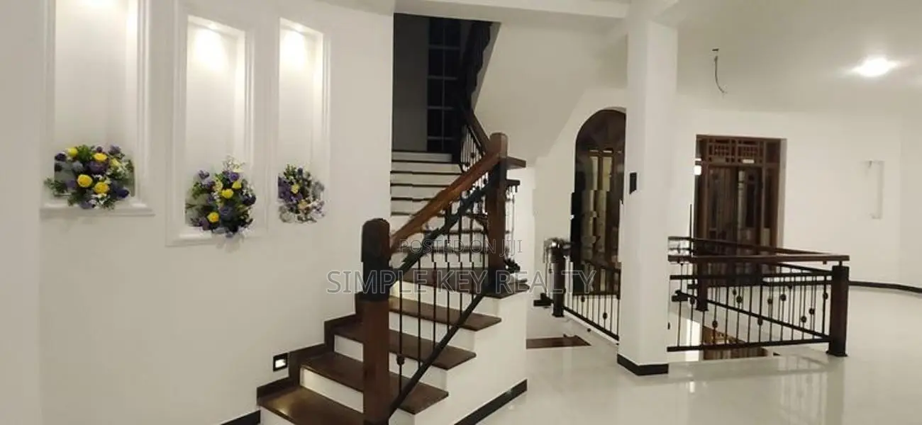 Beutiful three store house for sale in gampaha yakkala road
