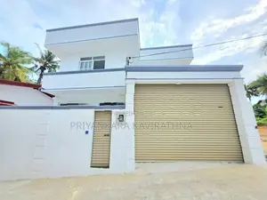 Luxury House For Sale in Kasbawa