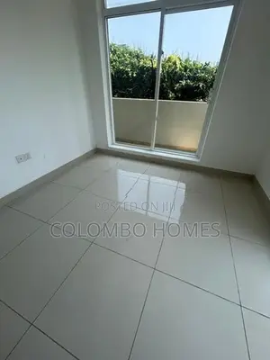 Brand new 3 Beds apartment for sale - Colombo 04