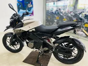 Bajaj Pulsar NS160 2017