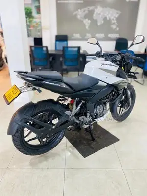 Bajaj Pulsar NS160 2017